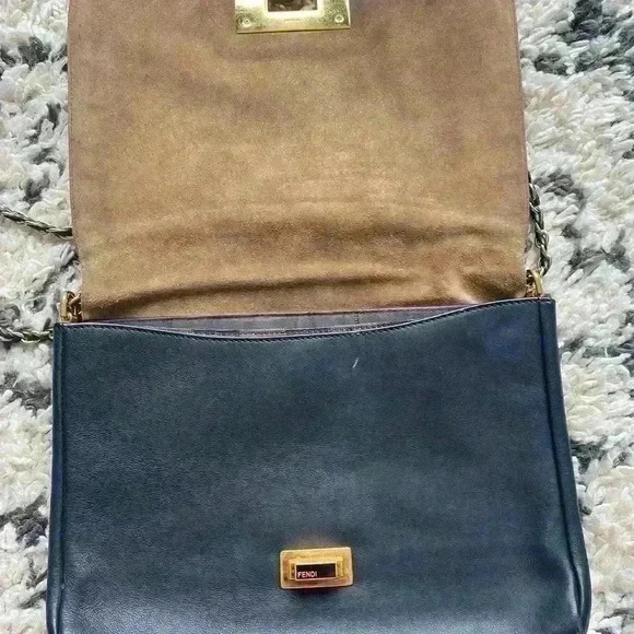 Fendi crossbody/shoulder leather bag, authentic, gold hardware - Picture 13 of 17